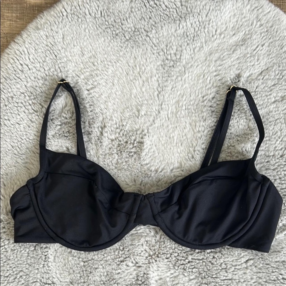 Monday swimwear black top